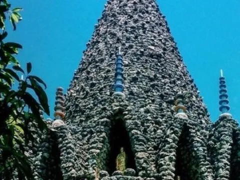 Ngôi chùa được làm từ vỏ ốc độc nhất vô nhị ở Việt Nam