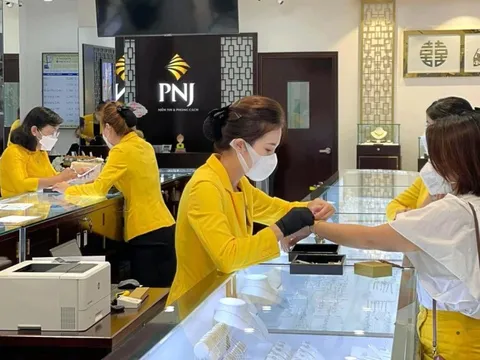 Vừa bị xử phạt sau thanh tra vàng, PNJ báo lãi quý III sụt giảm