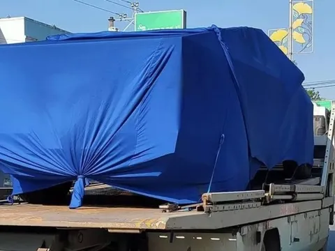 Gây sốt tại Việt Nam, Tesla Cybertruck lên xe cứu hộ, có chi tiết cho thấy điểm đến tiếp theo