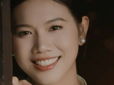 Ánh Viên đẹp ngỡ ngàng khi diện áo dài, dân mạng xuýt xao: Làm có bộ răng mà nhan sắc nâng tầm 100 lần