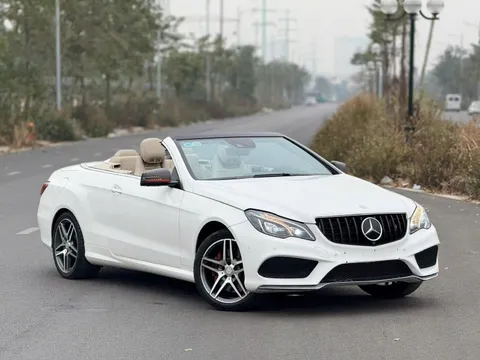 Hàng hiếm Mercedes-Benz E 400 AMG mui trần giá 1,6 tỷ ngang Camry mới: Ngoại thất độ nhẹ, thay vô lăng như xe đua F1