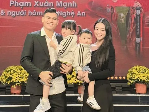 Cầu thủ từng "nghèo nhất Việt Nam" phải bán trâu để mua giày đá bóng, cuộc sống giờ đây thay đổi hoàn toàn