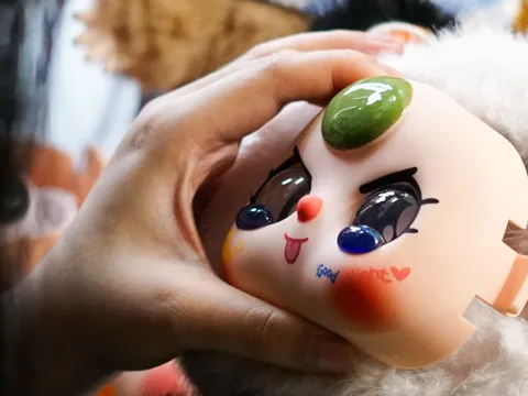 Giới trẻ chi tiền triệu làm đẹp… cho baby three, thợ trang điểm nói không dễ ăn vì làm 16 tiếng/ngày