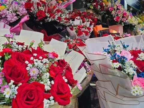 TP HCM: Giá hoa tăng chóng mặt dịp lễ 8-3