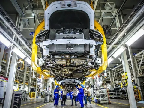 Cạnh tranh với Tesla và BYD, ông lớn Nhật Bản buộc phải đi nước cờ hiểm: 30% nhân sự rơi vào "tầm ngắm"