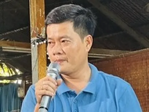 Trùm Điền Quân lặn lội đi thăm đồng nghiệp cũ, nghe nói thẳng: "Tôi ngột ngạt, thấy sợ lắm rồi"