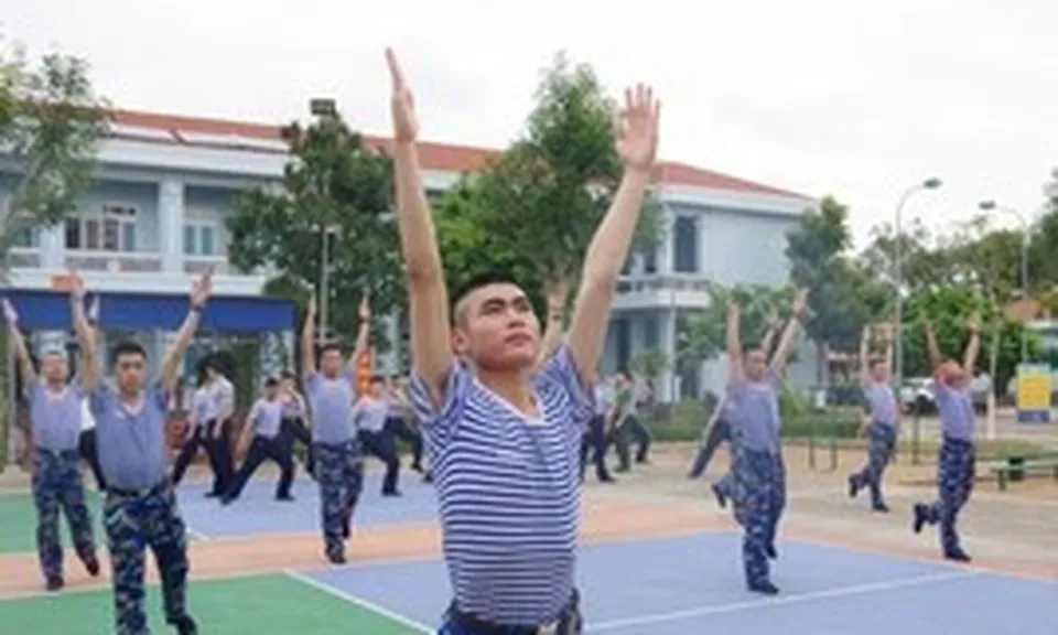 Tất cả các gia đình có con em mới đi nghĩa vụ quân sự chú ý
